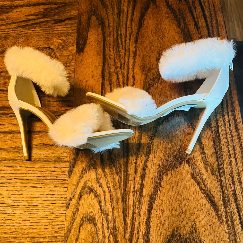 White heels with fur
